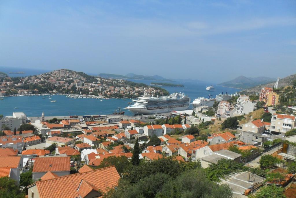 Pansion Panorama Dubrovnik Hotell Rom bilde